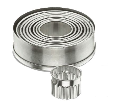 Lot de 9 emporte-pièces en inox 18/10 – Lisse ou cannelé