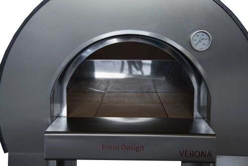 Ouverture du four à pizza extérieur