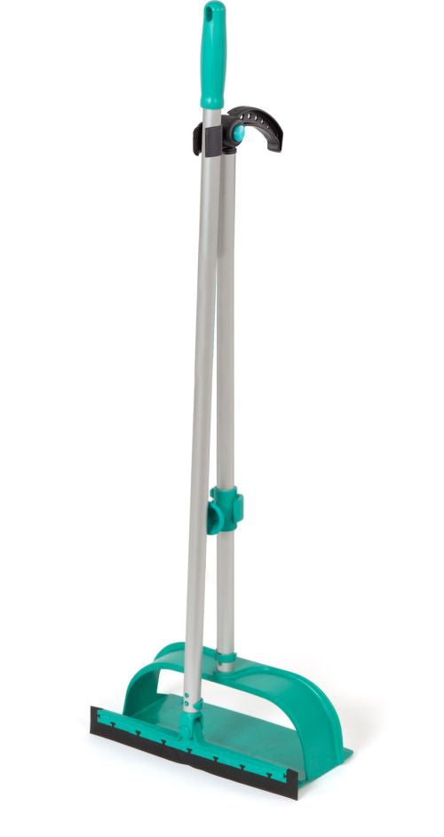 Pelle de ramassage des déchets humides