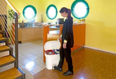 Poubelle pour tri sélectif à 2 compartiments